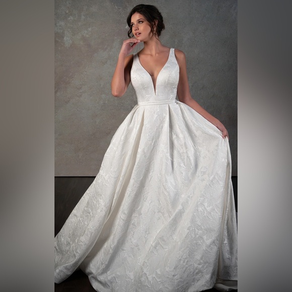 essense of australia wedding dress size 16 - Picture 6 of 9